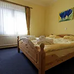 Konukevi Und Landgasthof Zum Bockshahn 3*