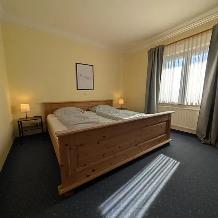 Und Landgasthof Zum Bockshahn Gasthof 3*